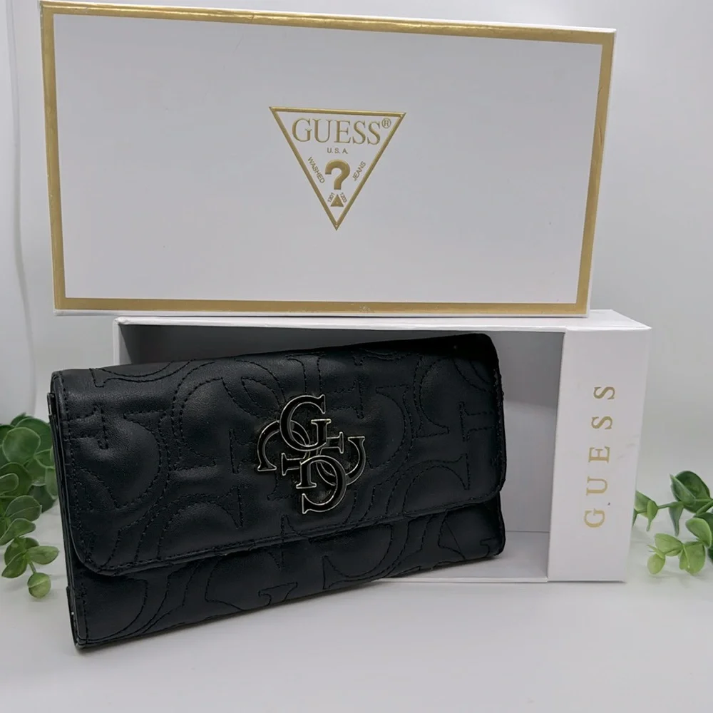 Guess Los Angeles Wallet new in original box